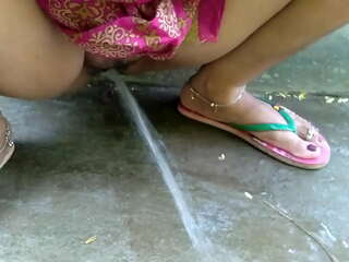 Wife Outdoors Risky Peeing In Public Collection New Year ! XXX Indian Couple